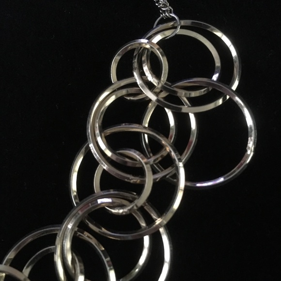 🌸🌸 SOLD 💕💕Vintage Necklace with Circular motif - Picture 4 of 4